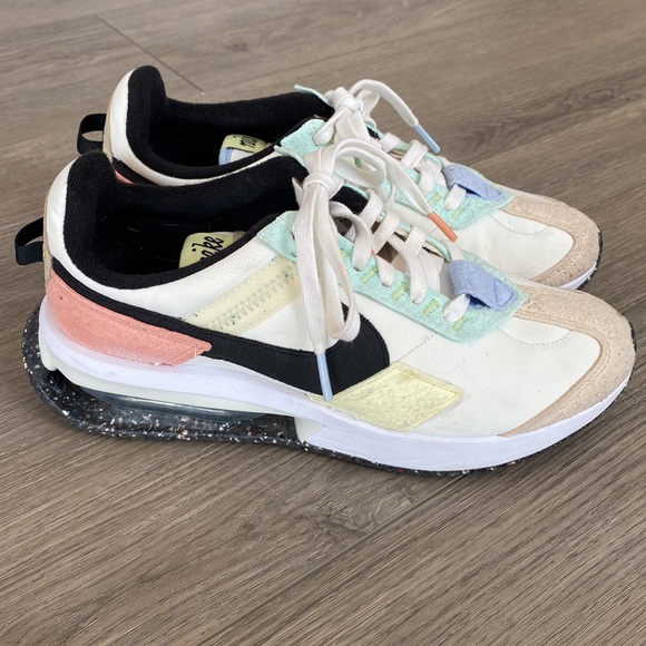 Nike Sneakers - Picture 2 of 7